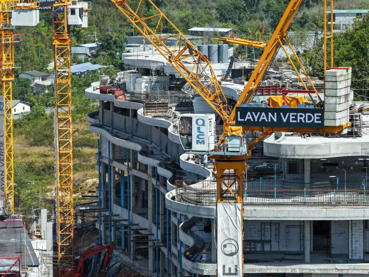 Photo: 2. The installation of interior walls on the 3rd and 4th floors is ongoing in Building A5 528559065c. Landscape image 8192x6144. Read